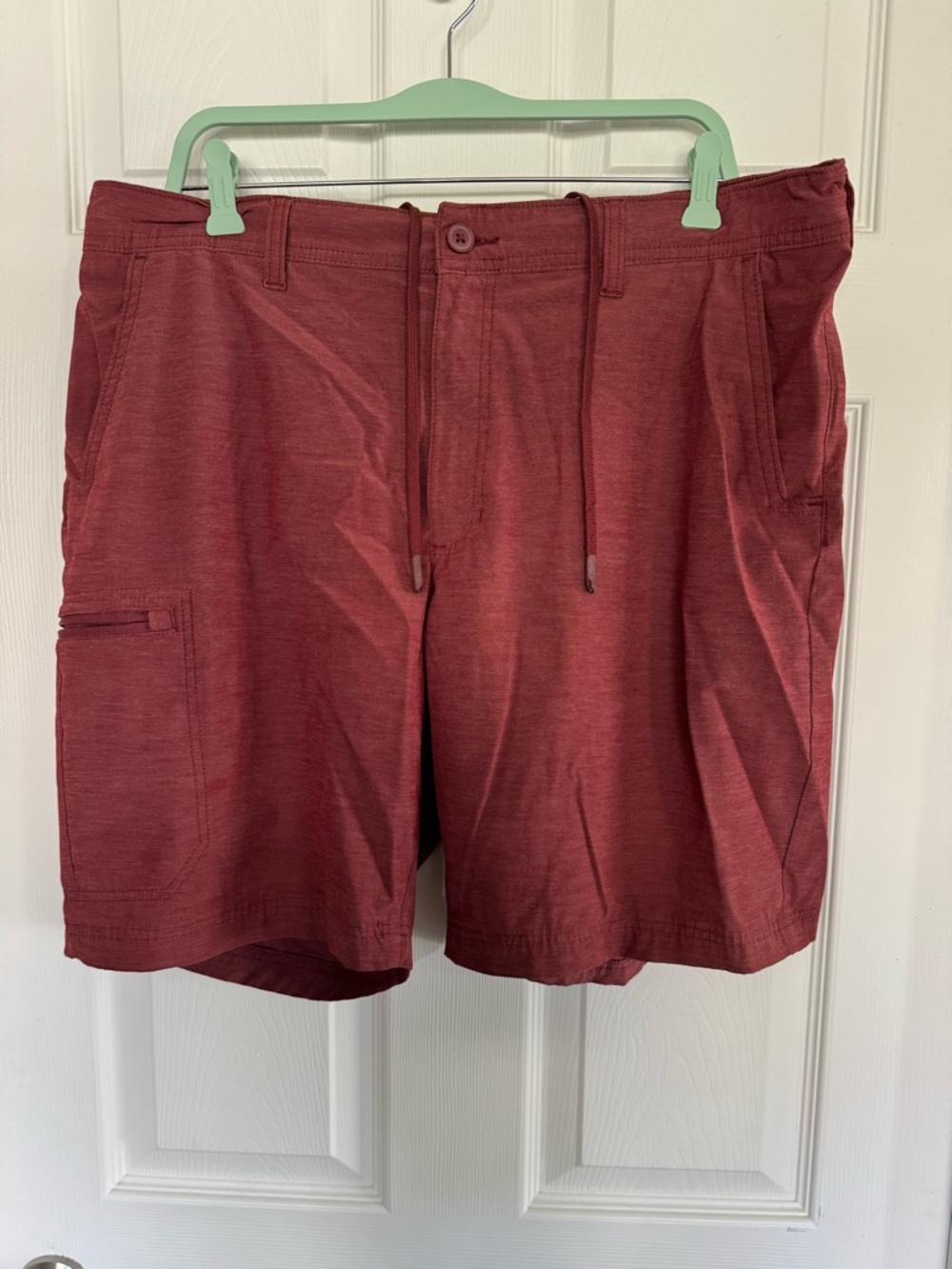 Sonoma Men's Cargo Shorts in Burgundy Red